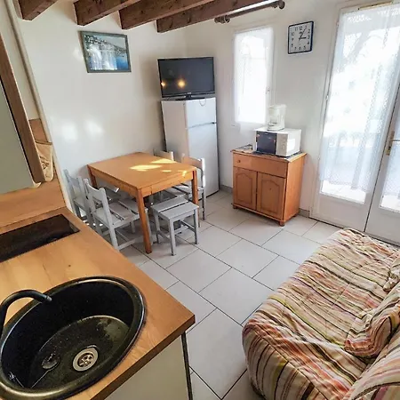 2 Bedroom Amazing In Prázdninový dům