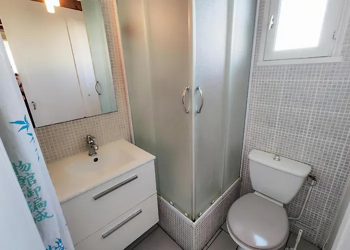 2 Bedroom Stunning In Marseillan (Herault)